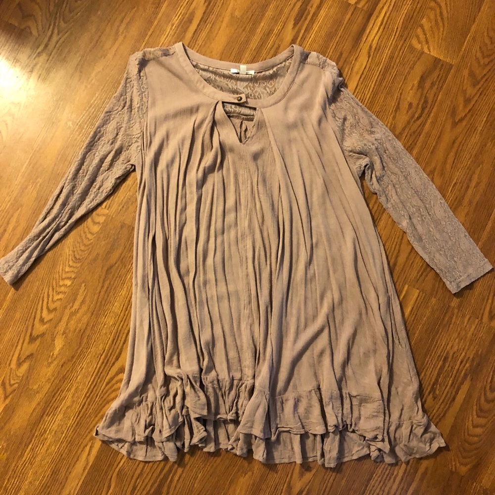 Umgee lace sleeve tunic